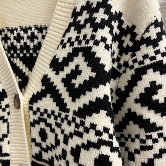 Brunette the Label - Geo Print Cardigan - Size XS/S - Picture 3 of 4